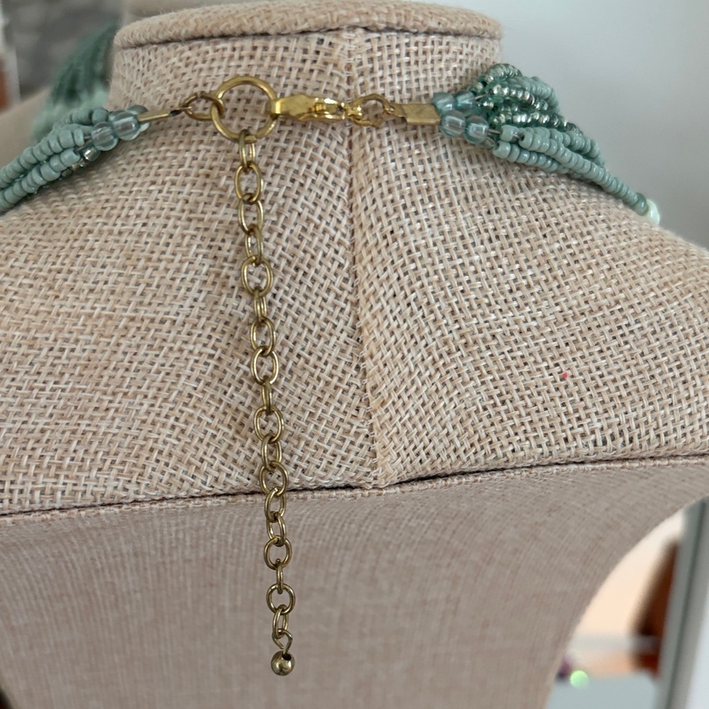 Elegant Green and Gold Seed Beaded Necklace - Picture 4 of 5